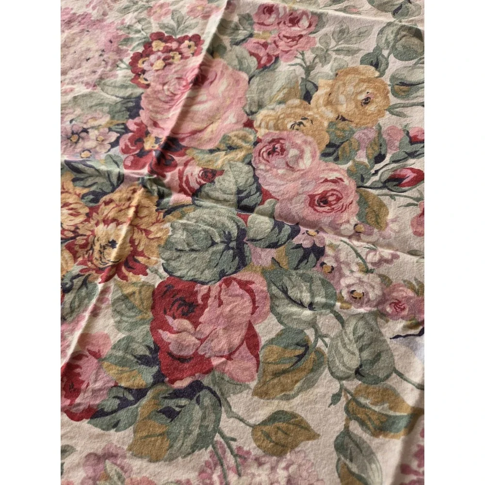 English County Tablecloth 48x67 Floral Cluster Cotton Cottage
